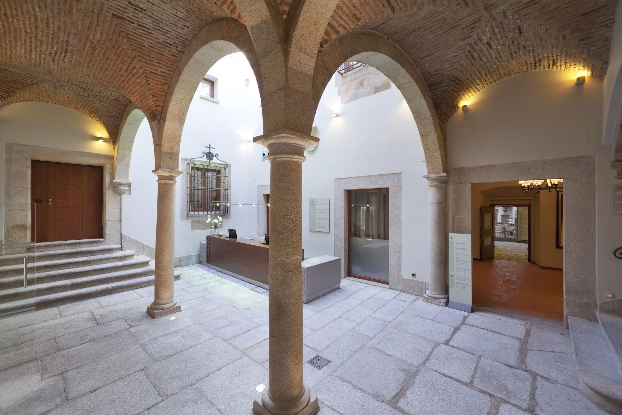 Parador De Caces מראה חיצוני תמונה