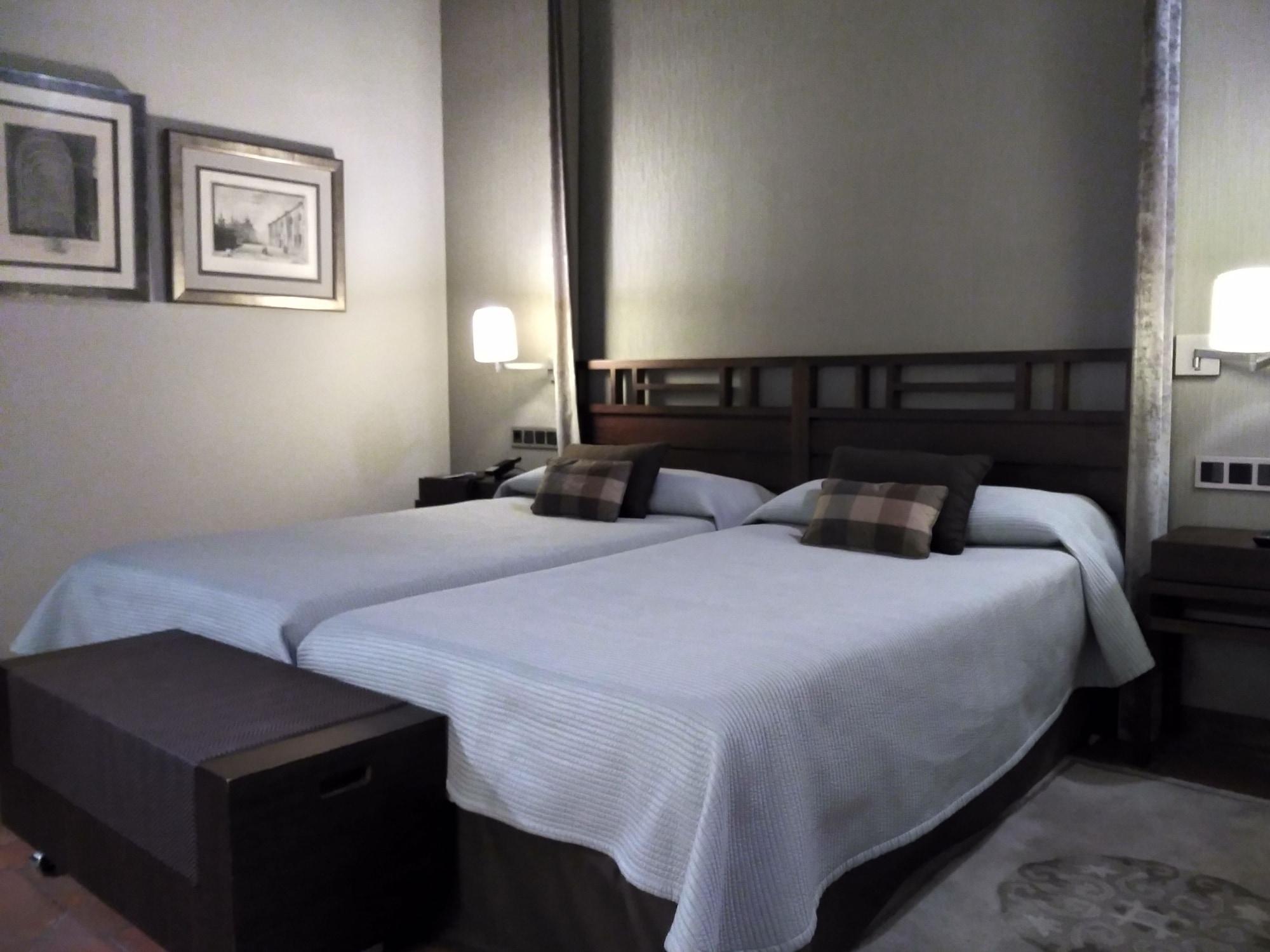 Parador De Caces מראה חיצוני תמונה