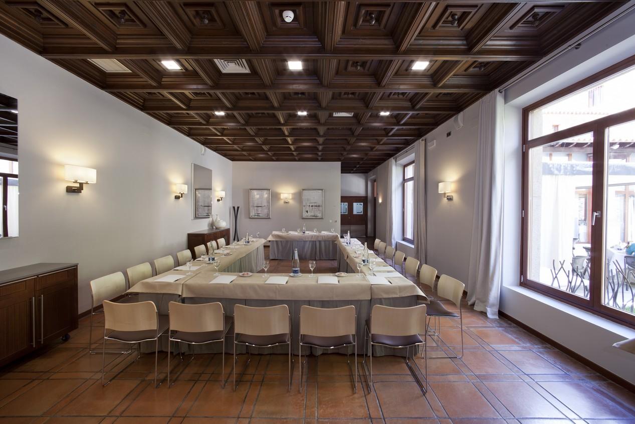 Parador De Caces מראה חיצוני תמונה