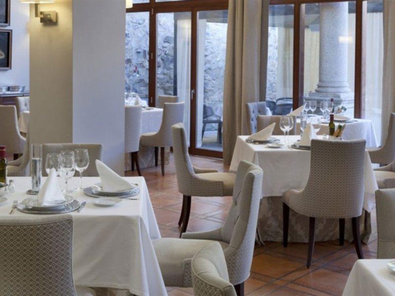 Parador De Caces מראה חיצוני תמונה