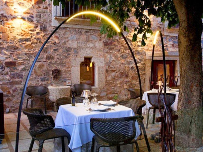 Parador De Caces מראה חיצוני תמונה